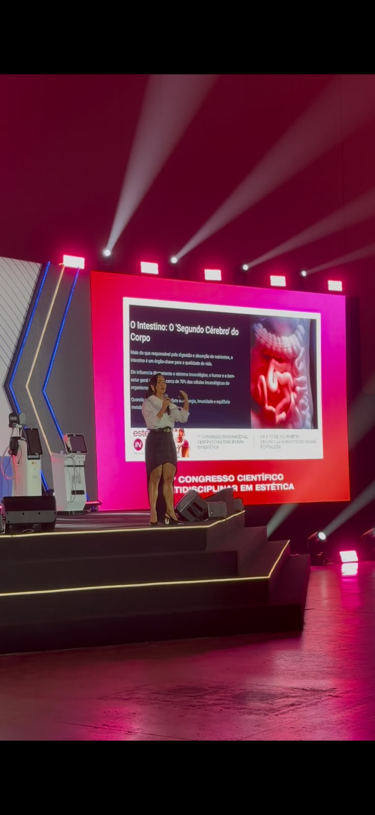Dra. Alexandra em congresso internacional de estética
